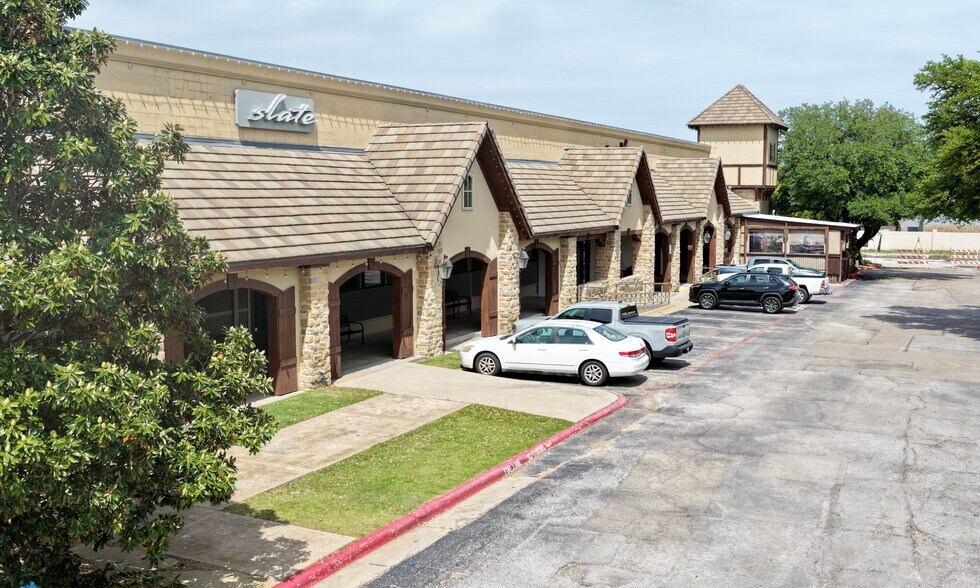 More Photos Of 600 Canyon Creek Sq, Richardson Unknown For Lease