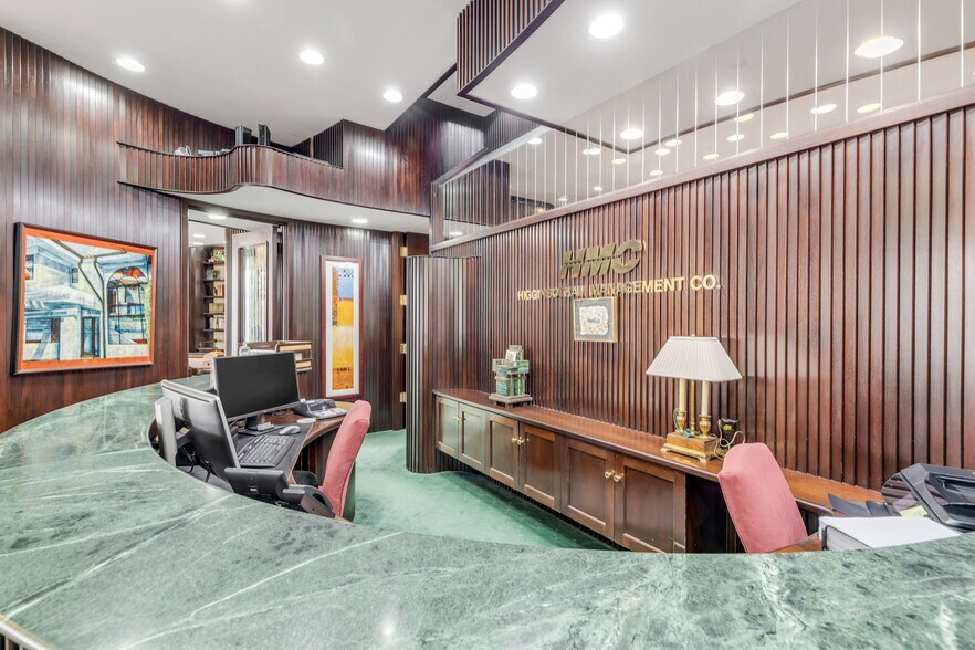 More Photos Of 100-104 Riverside Dr, New Smyrna Beach Office For Sale