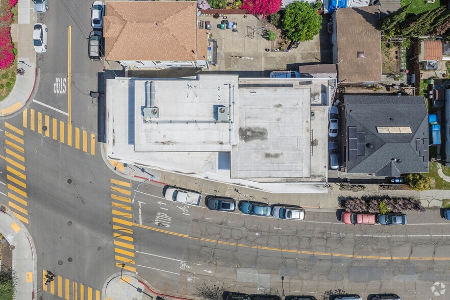 More Photos Of 3700 E 12th St, Oakland Storefront Retail Office For Lease