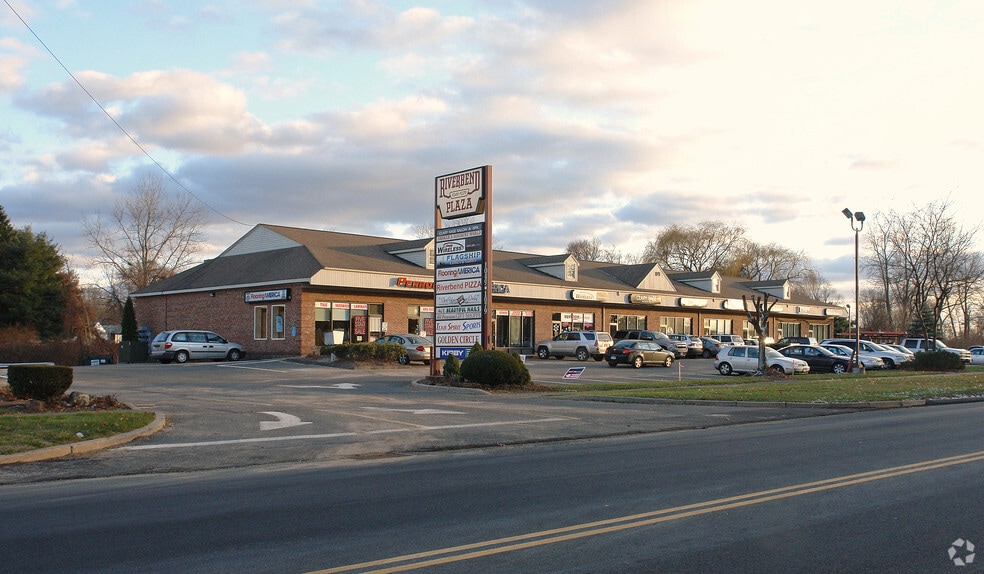 Primary Photo Of 1047-1079 Queen St, Southington Unknown For Lease