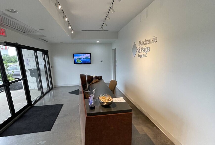 More Photos Of 7900 Tanners Gate Ln, Florence Office For Lease