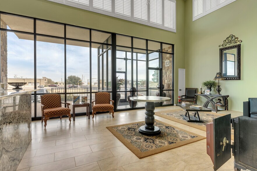 More Photos Of 501 E 7th St, Odessa Office For Sale