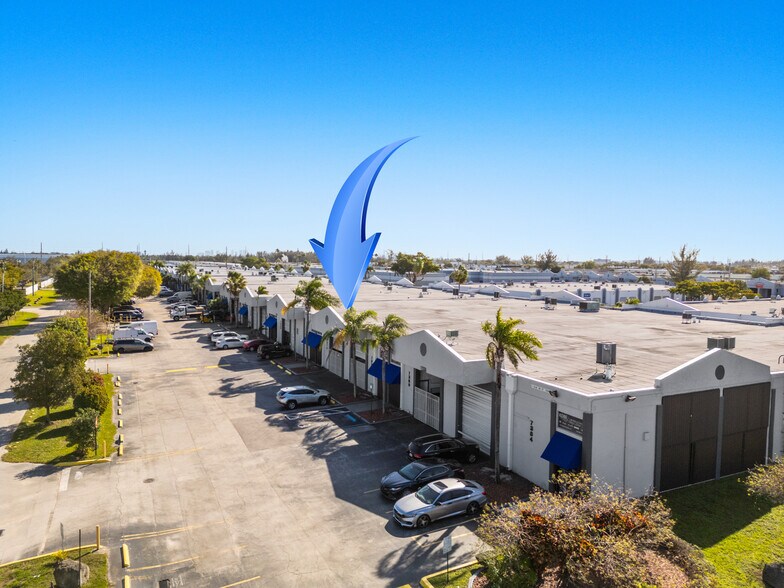 More Photos Of 7370-7384 NW 56th St, Miami Warehouse For Lease