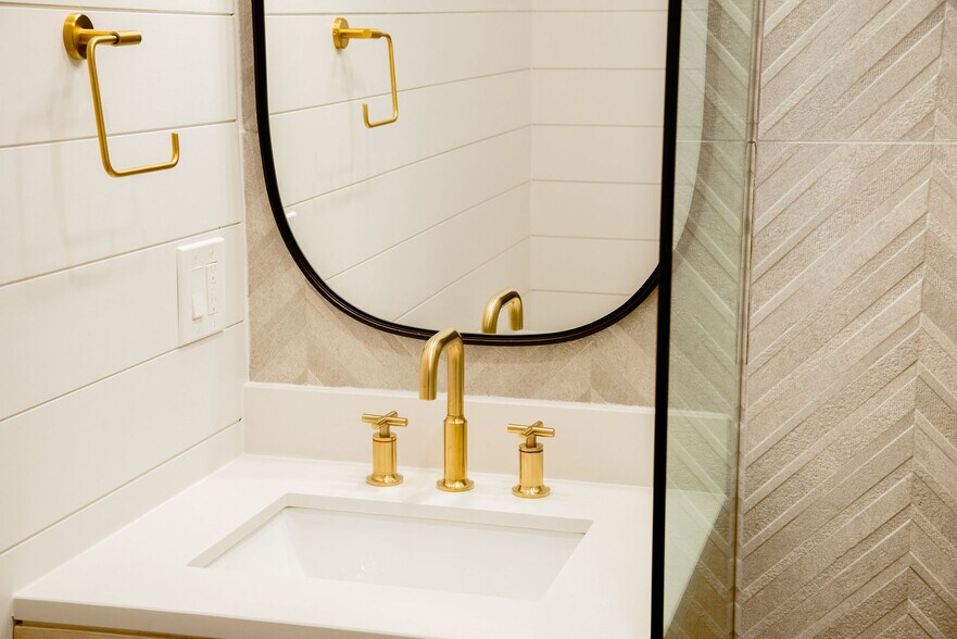 More Photos Of 306 Loch Leven Rd, Lake Arrowhead Hotel For Sale