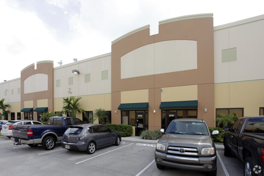 More Photos Of 3700-3718 SW 30th Ave, Fort Lauderdale Warehouse For Sale