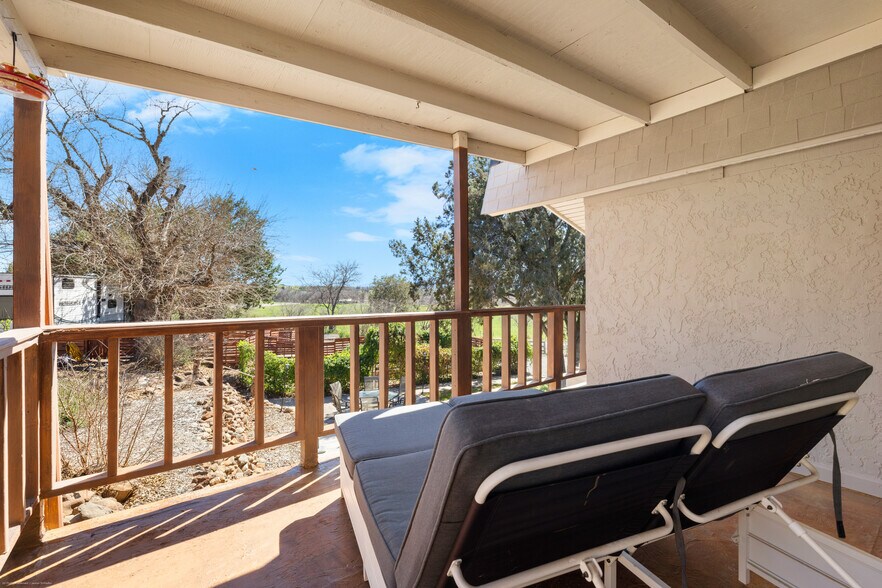 More Photos Of 10580 E Swinging Bridge Ln, Cornville Specialty For Sale