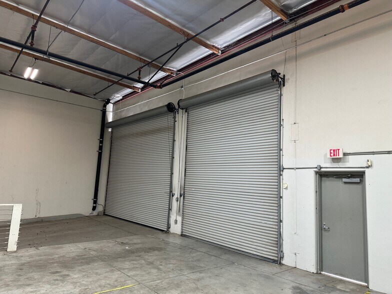 More Photos Of 1710 Ives Ave, Oxnard Warehouse For Lease