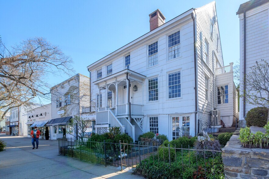 More Photos Of 117 Main St, Sag Harbor Storefront Retail Residential For Sale
