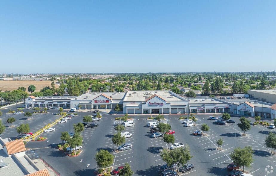 More Photos Of 1645 Countryside Dr, Turlock Unknown For Lease