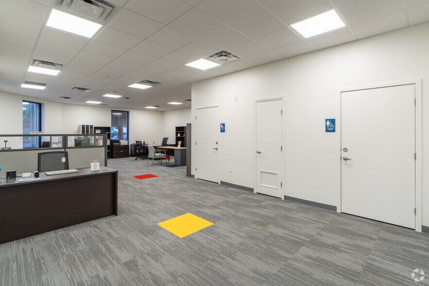 More Photos Of 2055 Palm Beach Lakes Blvd, West Palm Beach Storefront For Lease