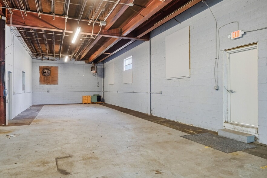 More Photos Of 101 S Main St, Sharpsburg Storefront Retail Office For Sale