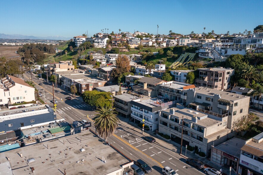 More Photos Of 332 Culver Blvd, Playa del Rey Apartments For Sale