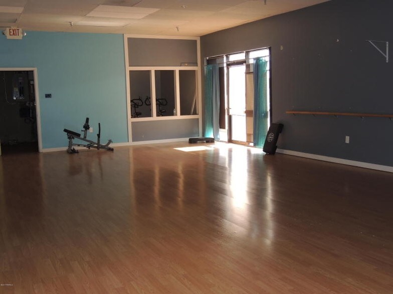 More Photos Of 5515-5545 Cameron St, Scott General Retail For Sale