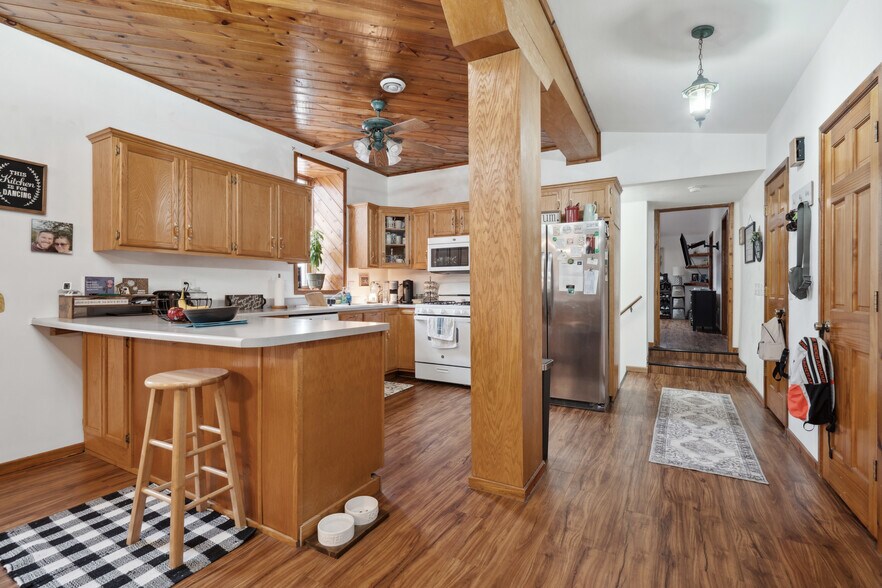 More Photos Of 310 2nd St SE, Dyersville Specialty For Sale