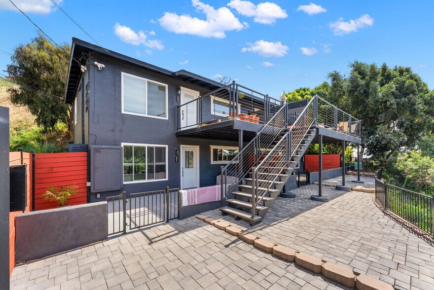 More Photos Of 801-807 Torrance St, San Diego Apartments For Sale