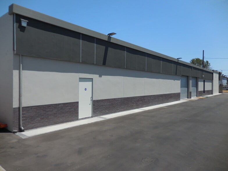 More Photos Of 1439 Plaza Del Amo, Torrance Warehouse For Sale