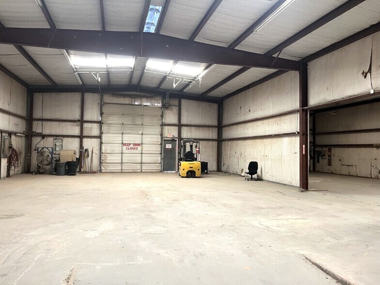 More Photos Of 4105 S Chadbourne St, San Angelo Warehouse For Lease