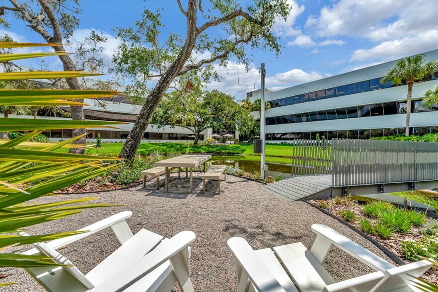 More Photos Of 4904 Eisenhower Blvd, Tampa Office For Lease