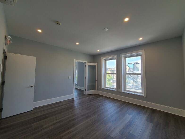 More Photos Of 17-19 Beechwood Rd, Summit General Retail For Sale