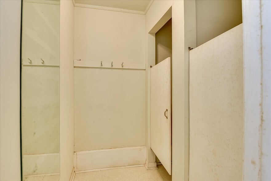 More Photos Of 205 E Liberty St, Washington Religious Facility For Sale