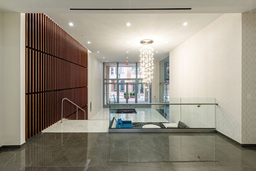 More Photos Of 1725 Duke St, Alexandria Office For Lease