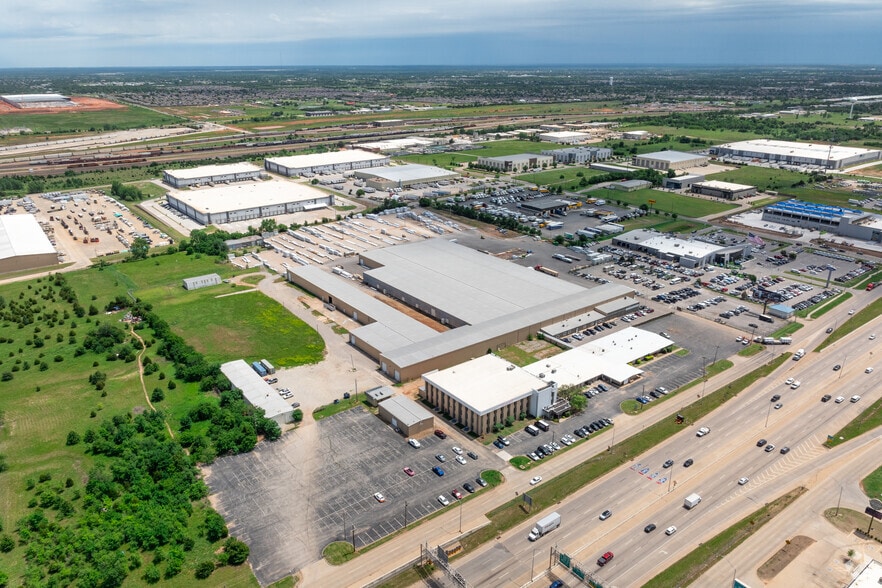 More Photos Of 8600 S I-35 Service Rd, Oklahoma City Warehouse For Sale