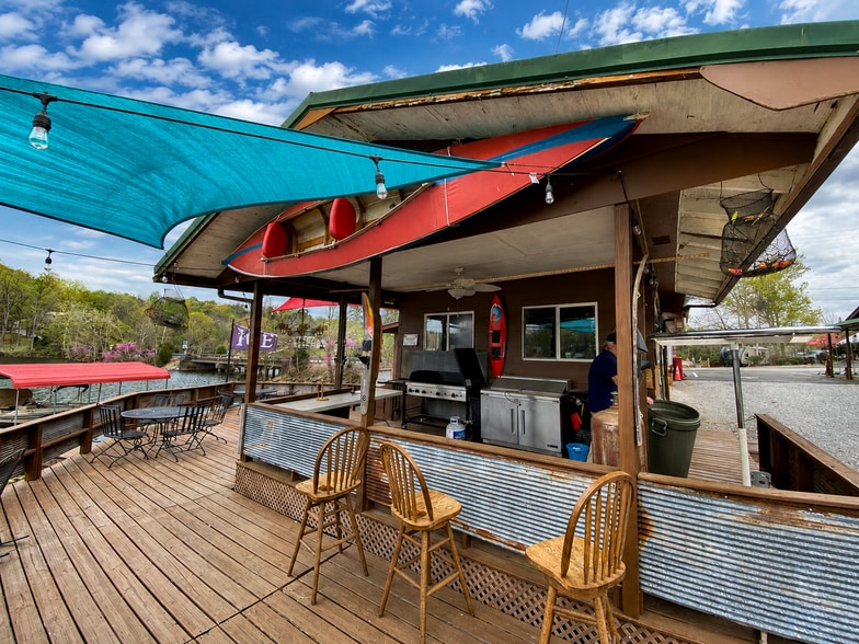 More Photos Of 530 Lake Malone Rd, Lewisburg Hotel For Sale