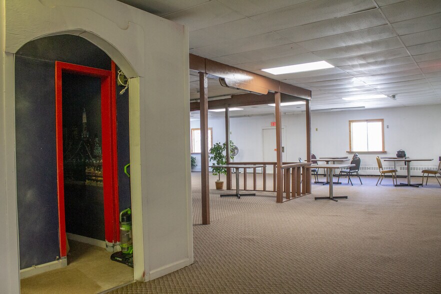 More Photos Of 2303 Mecklenburg Rd, Ithaca Sports And Entertainment For Sale