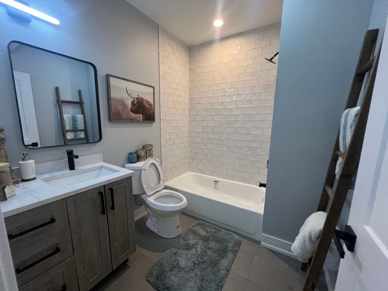 More Photos Of 5416-22 W Belmont Ave, Chicago Apartments For Sale