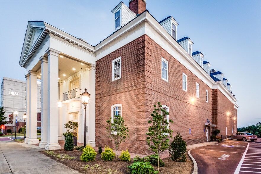 More Photos Of 134 E Church St, Martinsville Office For Lease