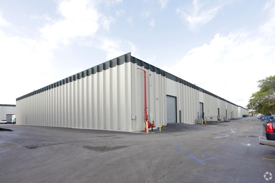 More Photos Of 4750 NW 15th Ave, Fort Lauderdale Warehouse For Lease