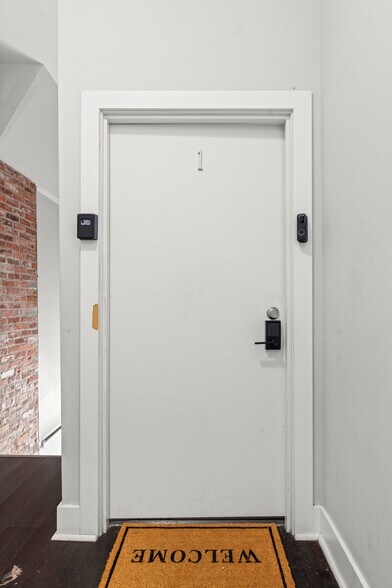 More Photos Of 826 N Broad St, Philadelphia Storefront Retail Residential For Sale