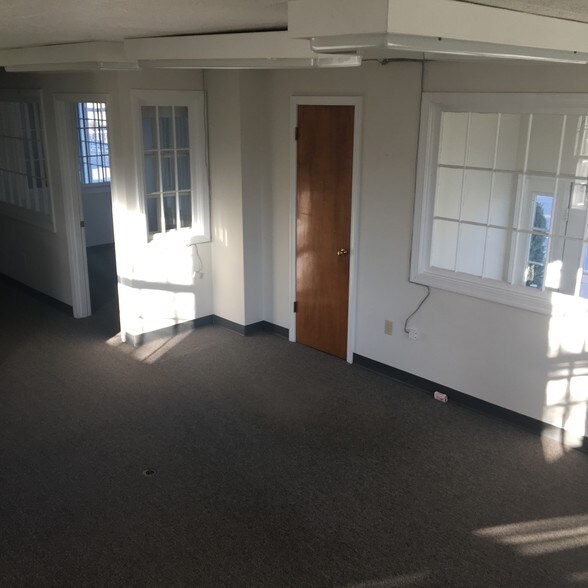 More Photos Of 1425 Abbott Rd, Buffalo Storefront Retail Office For Lease