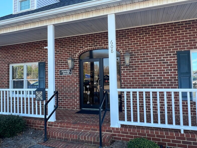 More Photos Of 606 Signal Hill Drive Ext, Statesville Office For Sale