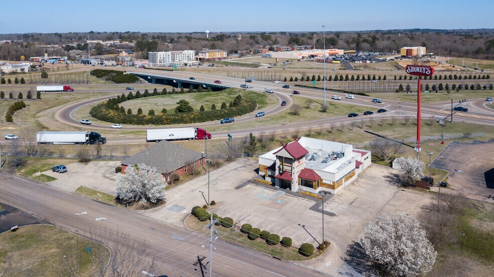 More Photos Of 102 Clinton Center Dr, Clinton Restaurant For Sale