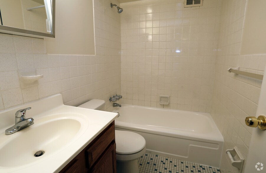 More Photos Of 2375 Woodward St, Philadelphia Apartments For Lease