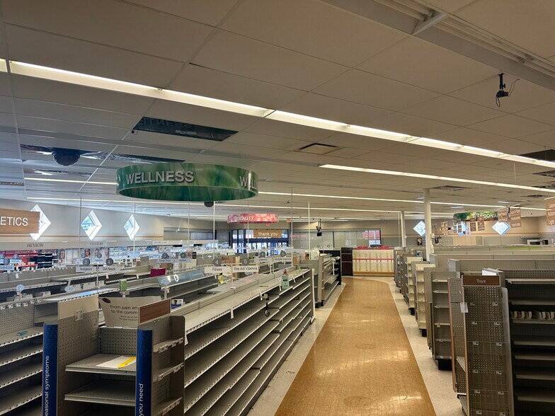 More Photos Of 4813 W Mercury Blvd, Hampton Drugstore For Sale