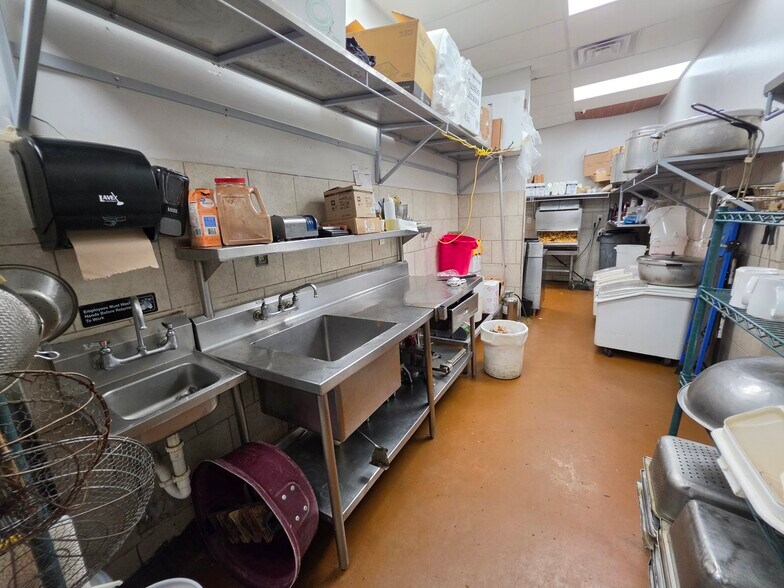 More Photos Of 2813 W Walnut St, Rogers Restaurant For Sale