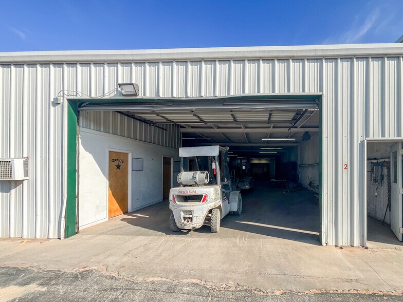 More Photos Of 400 Stoddard st, Odessa Warehouse For Sale