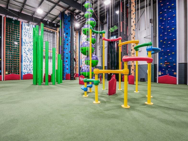 More Photos Of 3400 Grand Marais Rd E, Windsor Sports And Entertainment For Sale