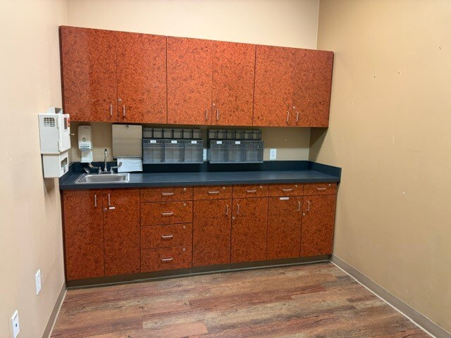 More Photos Of 8861 Davis Blvd, Keller Medical For Lease