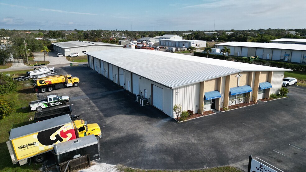 More Photos Of 23375 Janice Ave, Port Charlotte Warehouse For Lease