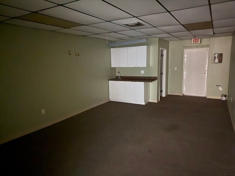 More Photos Of 2695 N University Dr, Sunrise Unknown For Lease