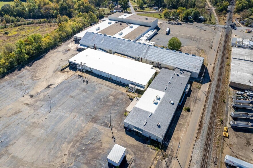 More Photos Of 103 Red Bridge Rd, De Queen Warehouse For Sale