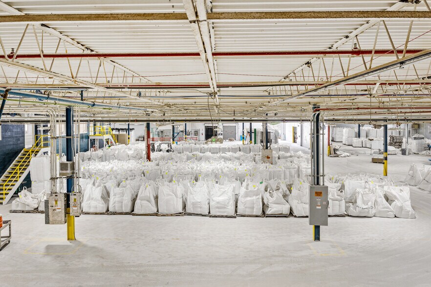 More Photos Of 302 Parker Dr, Beaufort Manufacturing For Sale