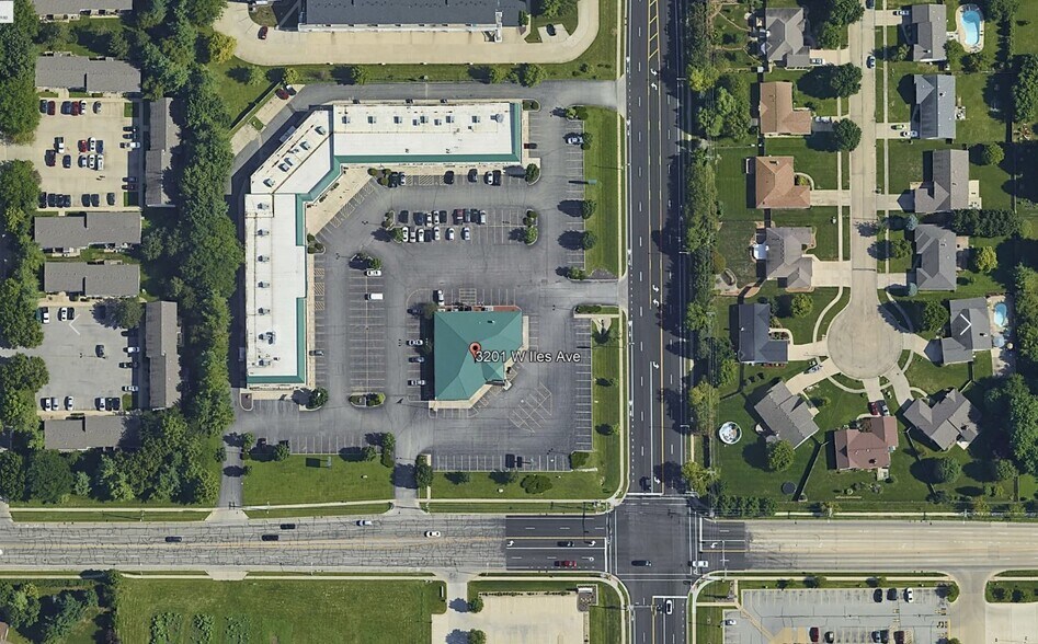 More Photos Of 3201 W Iles Ave, Springfield General Retail For Lease