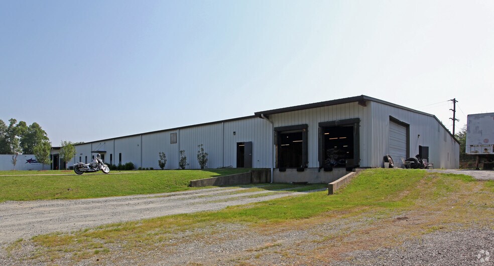 More Photos Of 13 N Robbins St, Thomasville Warehouse For Sale