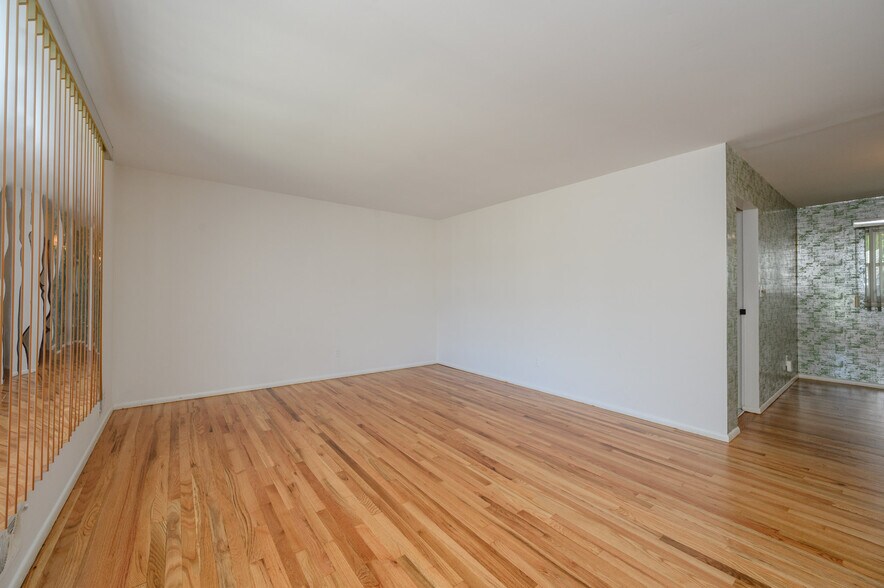 More Photos Of 373 Ford Ave, Fords Medical For Sale