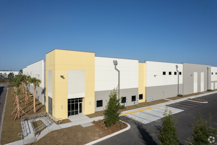 More Photos Of 3750 Cisco Dr W, Jacksonville Distribution For Lease