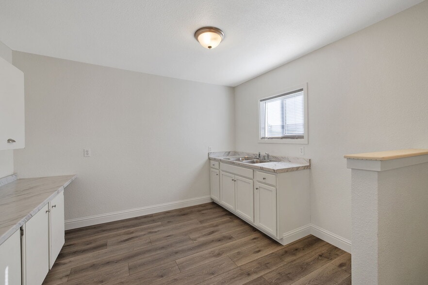More Photos Of , Shafter Specialty For Sale